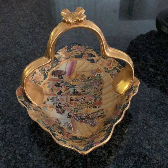 Chinese Satsuma Basket - Picture 3 of 11